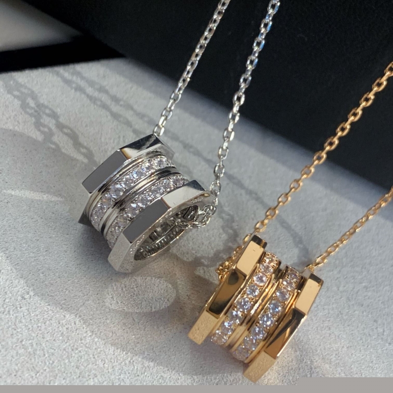 Ca*t*er necklaces
